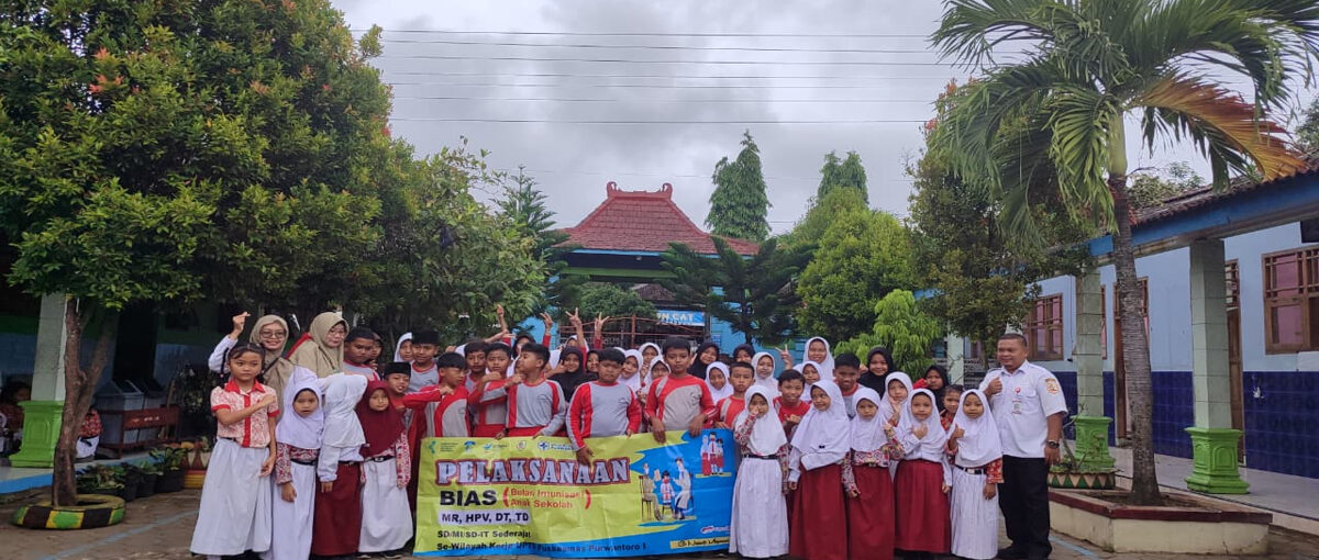 Bulan Imunisasi Anak Sekolah
