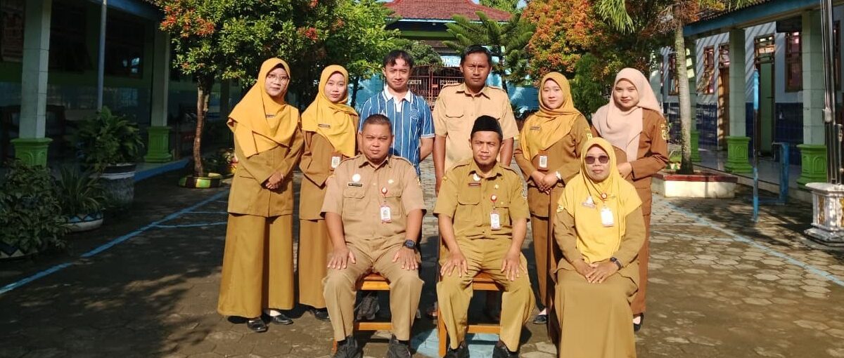 Guru dan Tenaga Kependidikan SD Negeri 2 Purwantoro